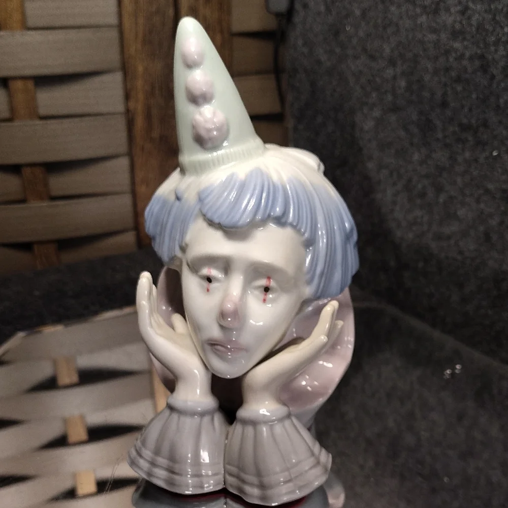 Porcelain Clown Figurine with Blue and White Accents - Picture 1 of 4